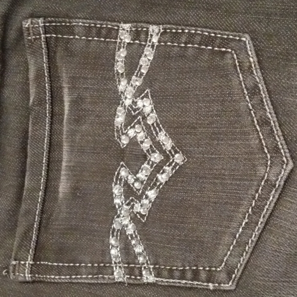 NWT Grey Capris - Picture 5 of 10